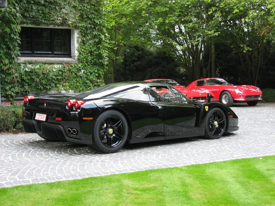 2004 Ferrari Enzo - Image 6 of 12
