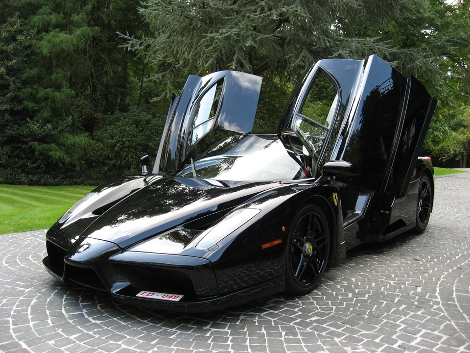 2004 Ferrari Enzo - Image 4 of 12