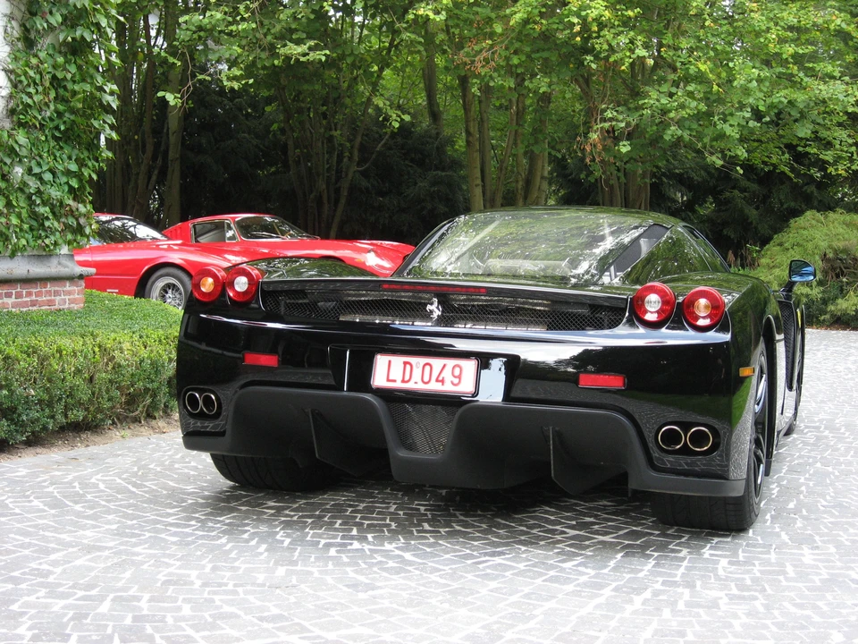 2004 Ferrari Enzo - Image 9 of 12