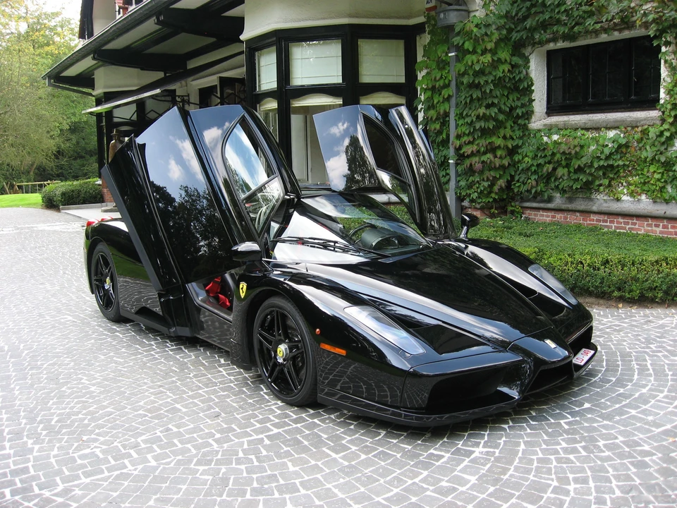 2004 Ferrari Enzo - Image 5 of 12