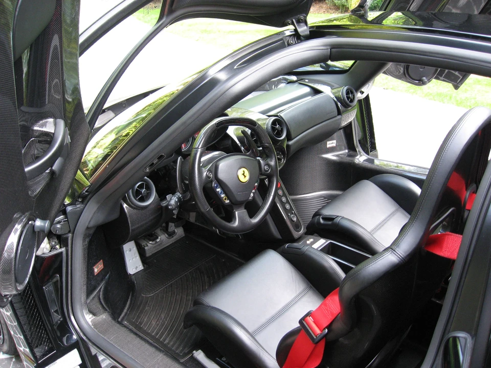 2004 Ferrari Enzo - Image 2 of 12