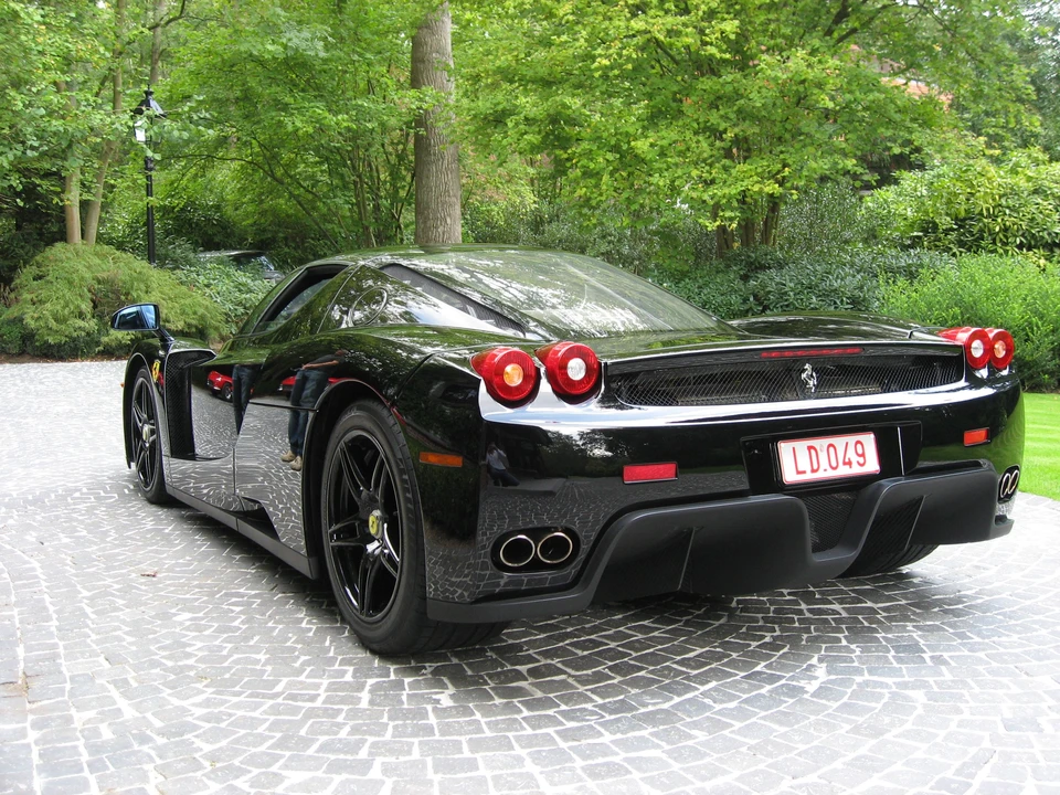 2004 Ferrari Enzo - Image 10 of 12