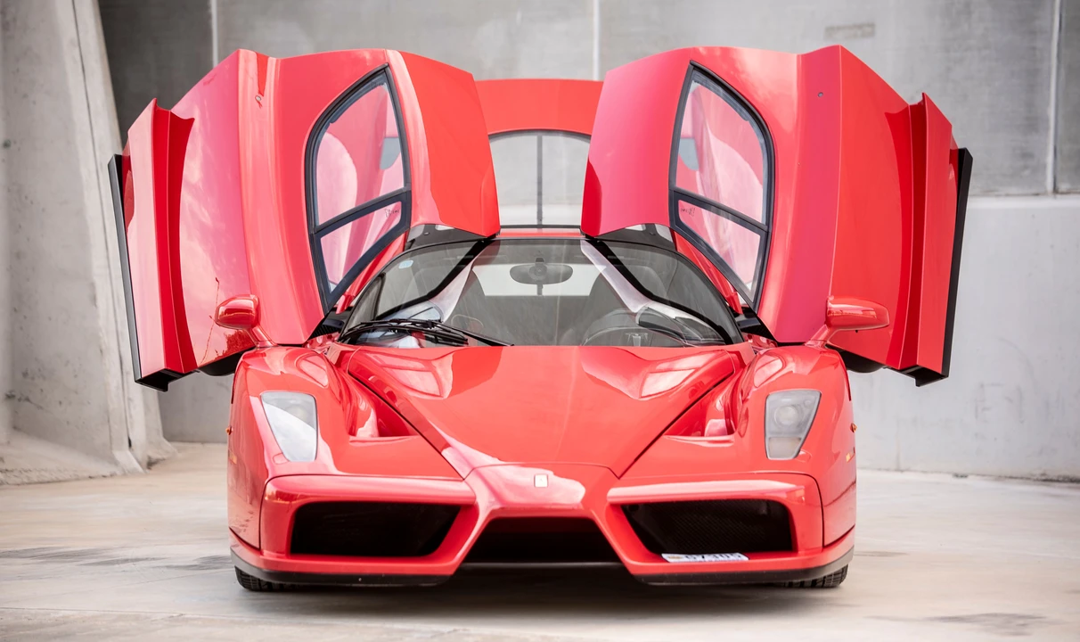 2004 Ferrari Enzo - Image 16 of 31