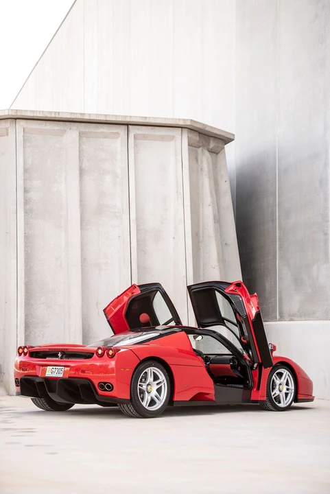 2004 Ferrari Enzo - Image 28 of 31