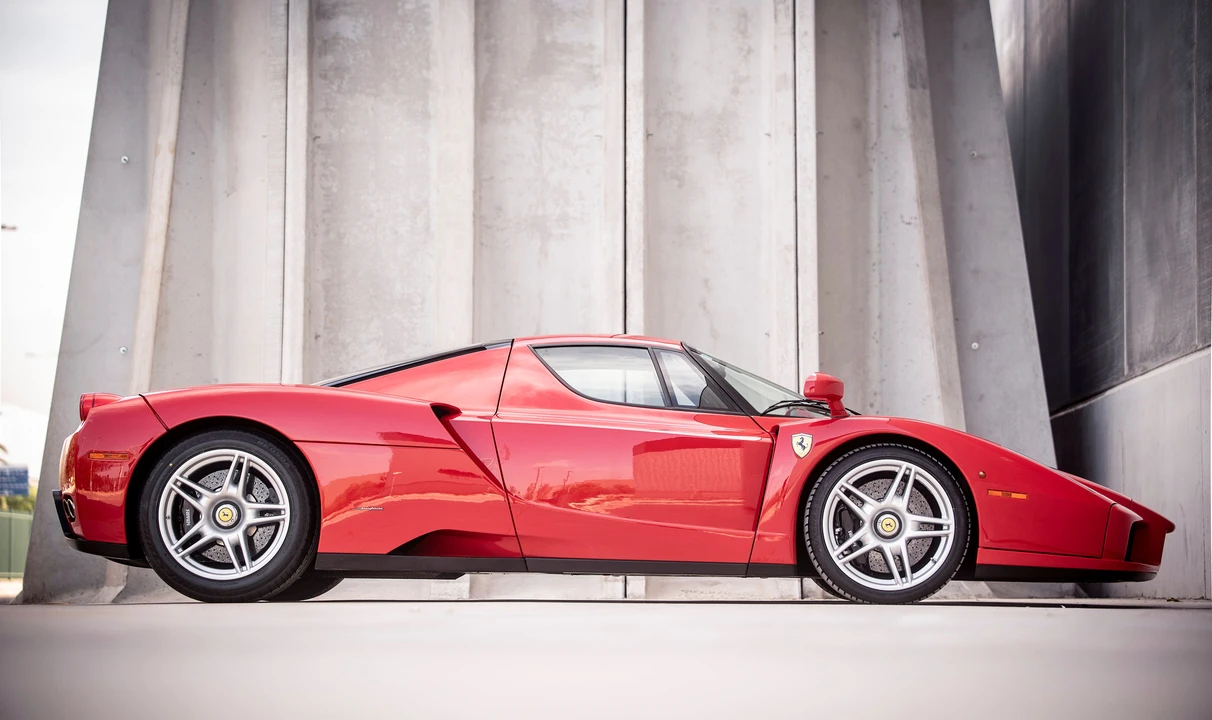 2004 Ferrari Enzo - Image 12 of 31