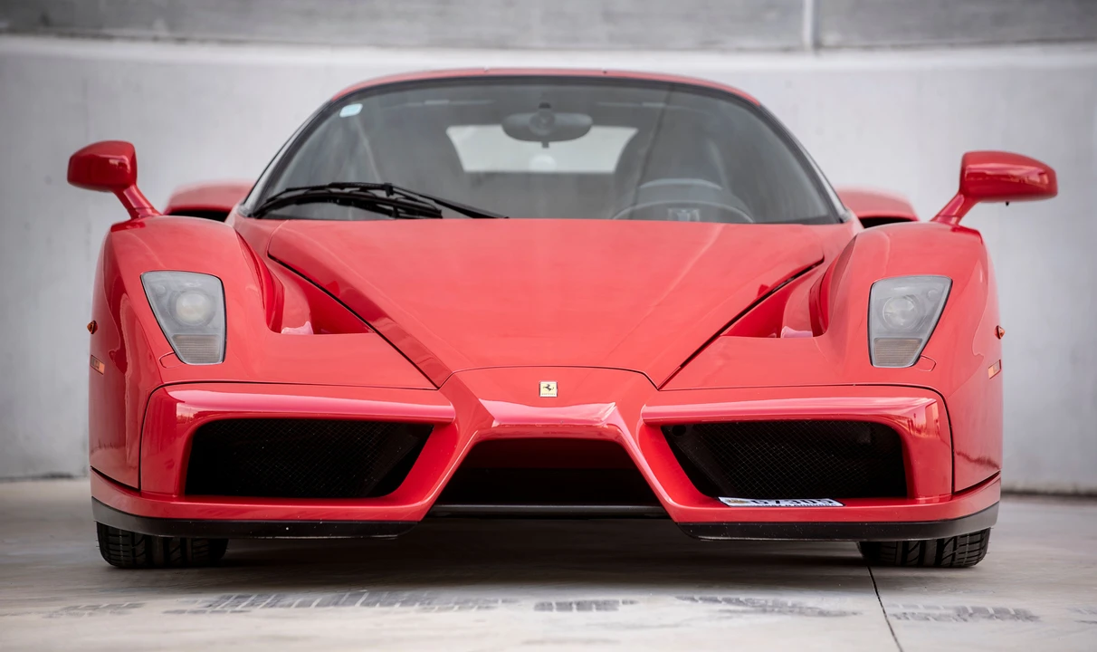 2004 Ferrari Enzo - Image 17 of 31