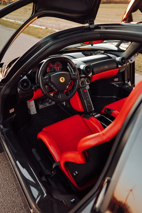 2004 Ferrari Enzo - Image 5 of 31