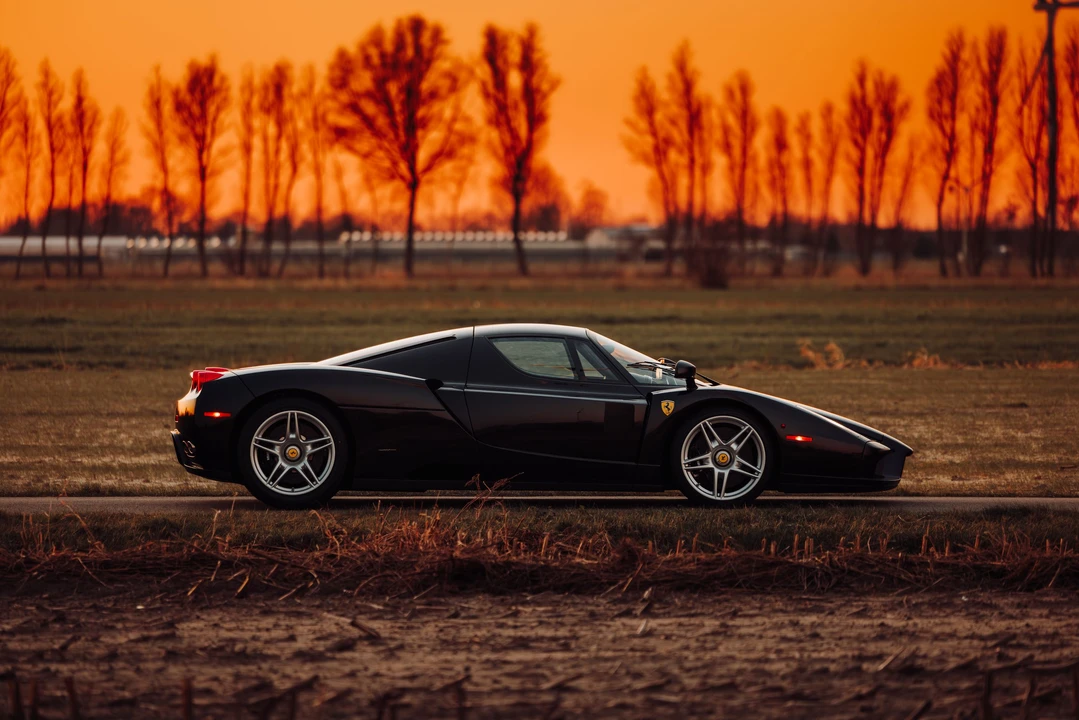 2004 Ferrari Enzo - Image 26 of 31