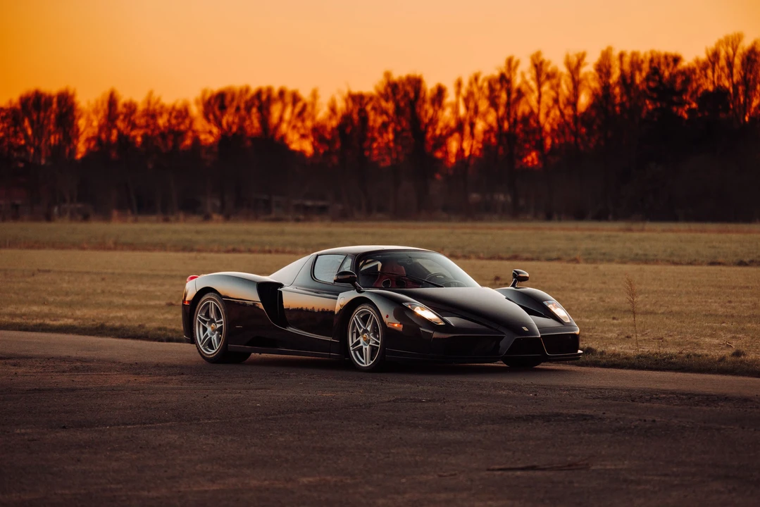 2004 Ferrari Enzo - Image 28 of 31