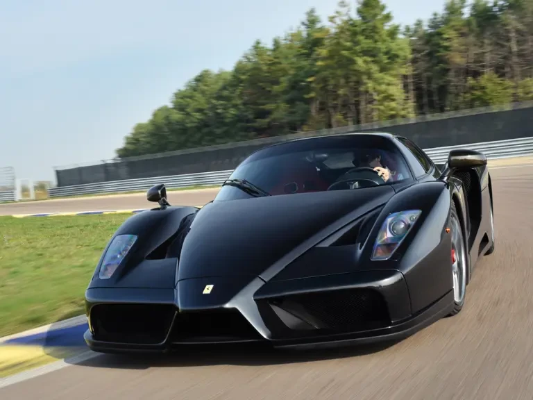 2004 Ferrari Enzo - Image 24 of 31