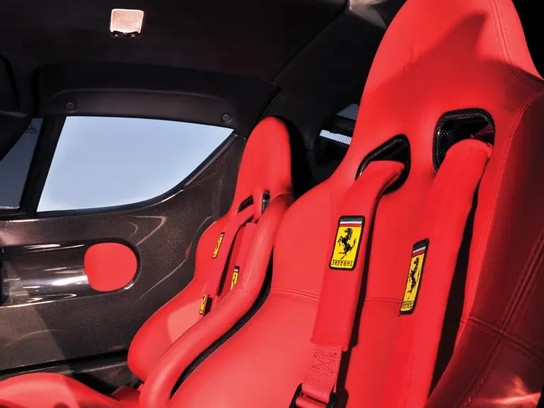 2004 Ferrari Enzo - Image 19 of 31