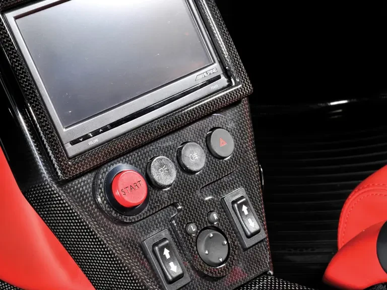 2004 Ferrari Enzo - Image 20 of 31