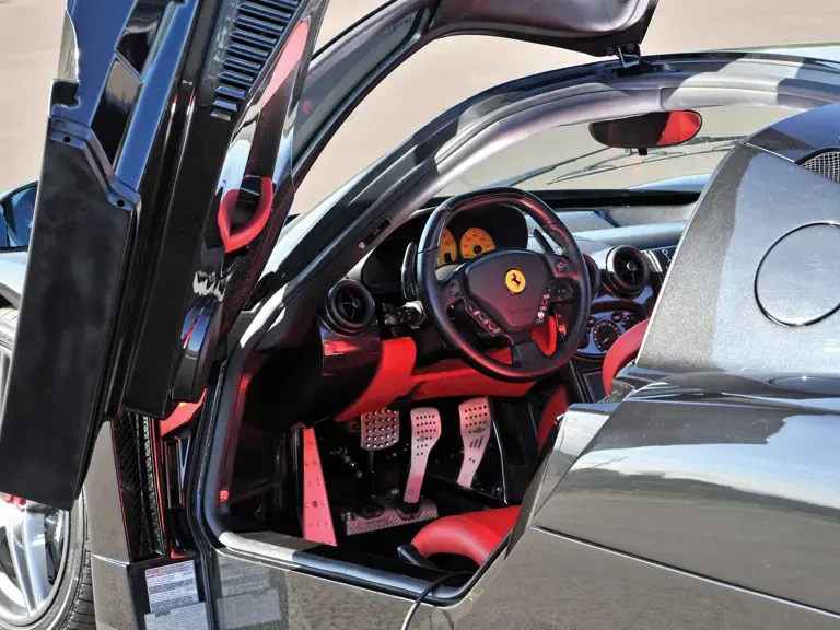 2004 Ferrari Enzo - Image 17 of 31