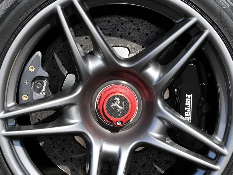 2004 Ferrari Enzo - Image 12 of 31