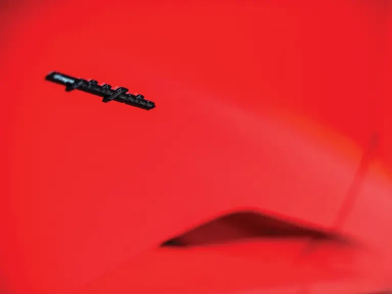 2004 Ferrari Enzo - Image 8 of 31