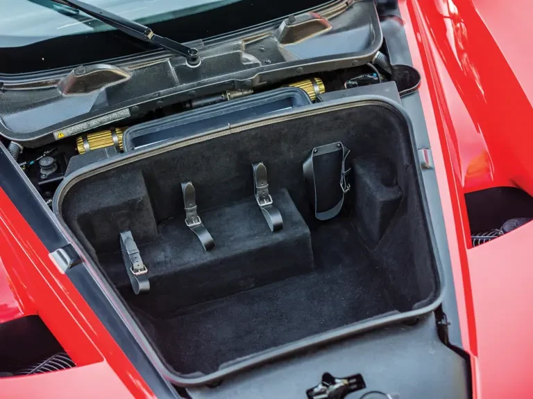 2004 Ferrari Enzo - Image 28 of 31