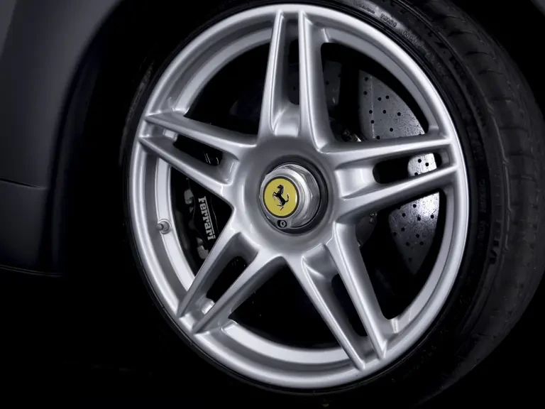 2004 Ferrari Enzo - Image 28 of 31