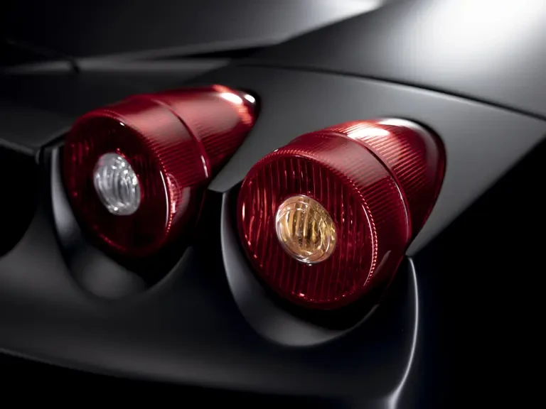 2004 Ferrari Enzo - Image 25 of 31