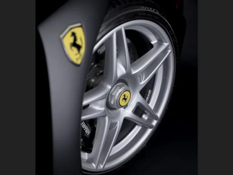 2004 Ferrari Enzo - Image 29 of 31