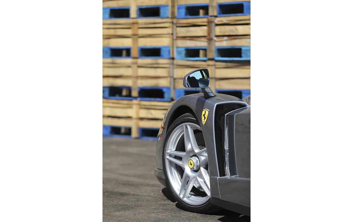 2004 Ferrari Enzo - Image 22 of 31