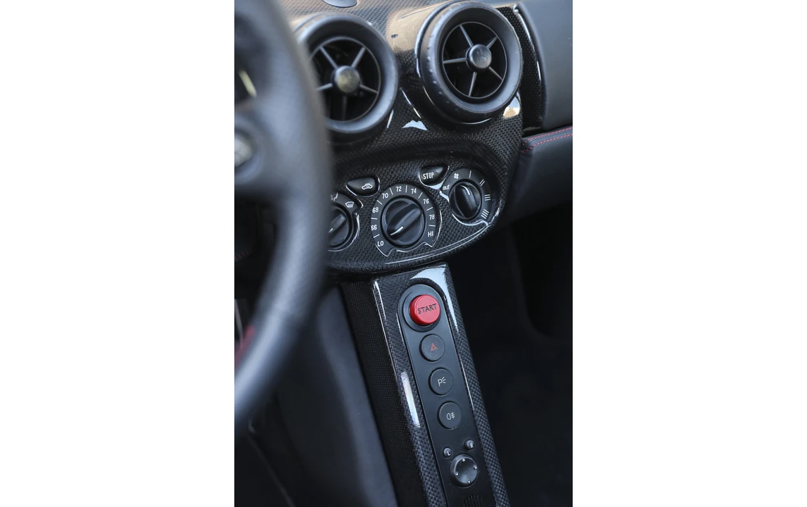 2004 Ferrari Enzo - Image 27 of 31