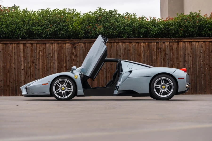 2004 Ferrari Enzo - Image 16 of 31