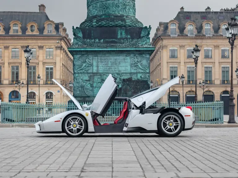 2004 Ferrari Enzo - Image 27 of 31