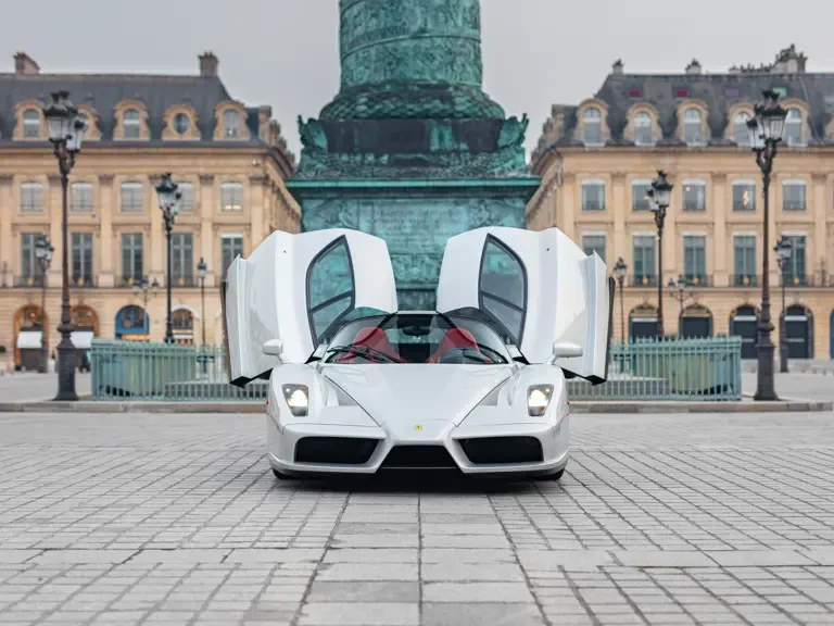 2004 Ferrari Enzo - Image 25 of 31