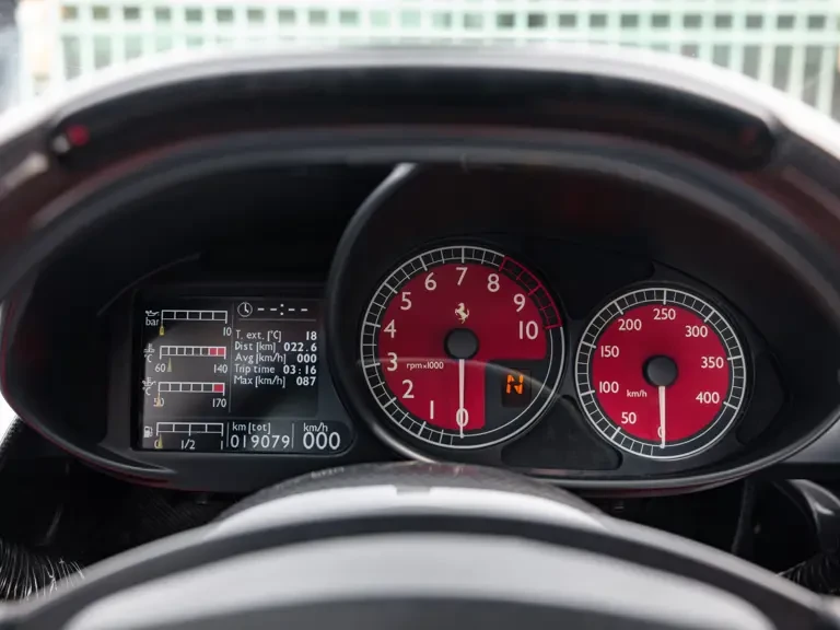 2004 Ferrari Enzo - Image 14 of 31