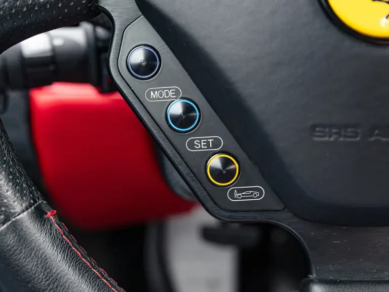2004 Ferrari Enzo - Image 15 of 31