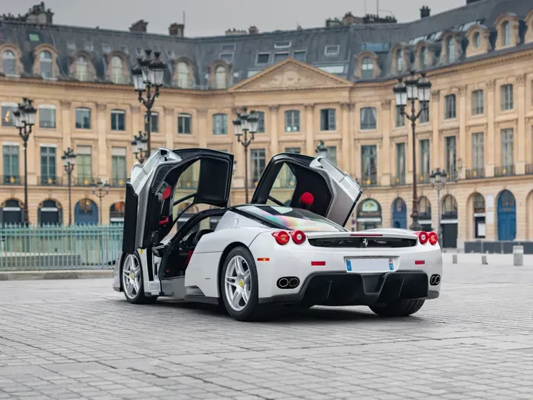 2004 Ferrari Enzo - Image 11 of 31