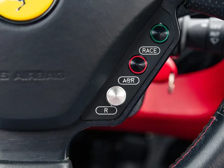 2004 Ferrari Enzo - Image 16 of 31