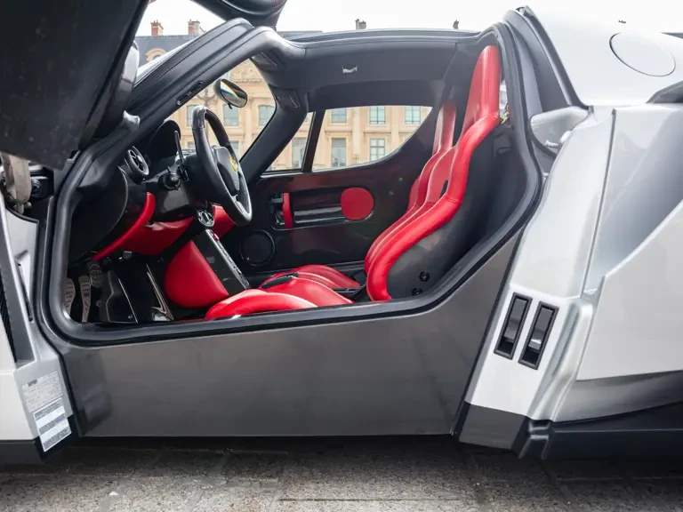 2004 Ferrari Enzo - Image 23 of 31
