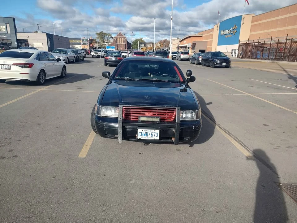 2004 Ford Crown Victoria - Image 2 of 5