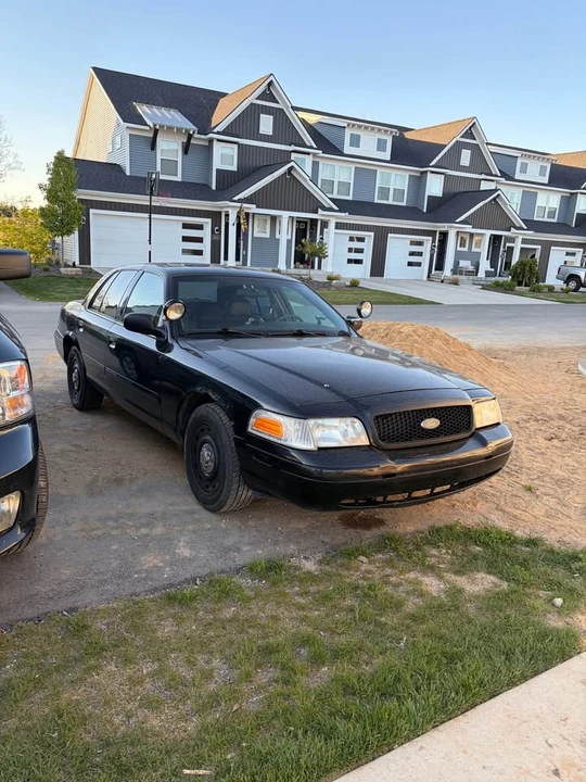 2004 Ford Crown Victoria - Image 4 of 8