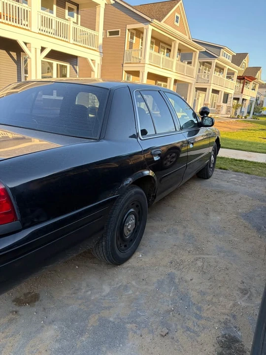 2004 Ford Crown Victoria - Image 3 of 8