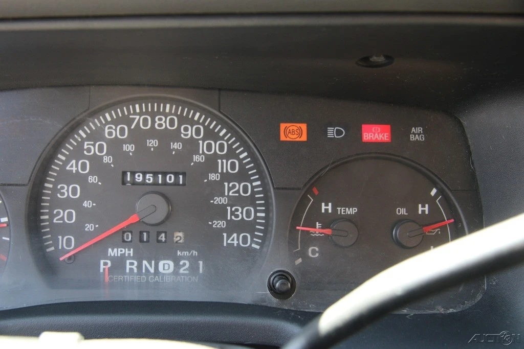 2004 Ford Crown Victoria - Image 17 of 21