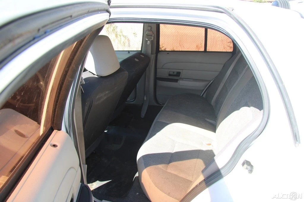2004 Ford Crown Victoria - Image 20 of 21
