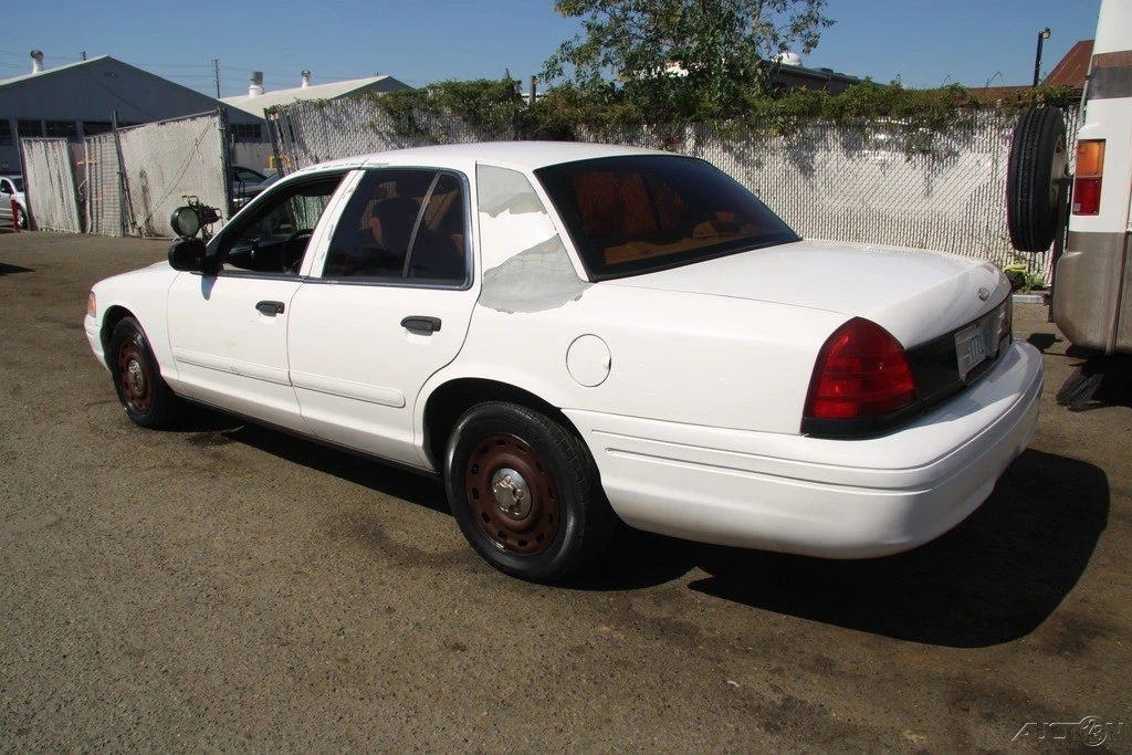 2004 Ford Crown Victoria - Image 5 of 21