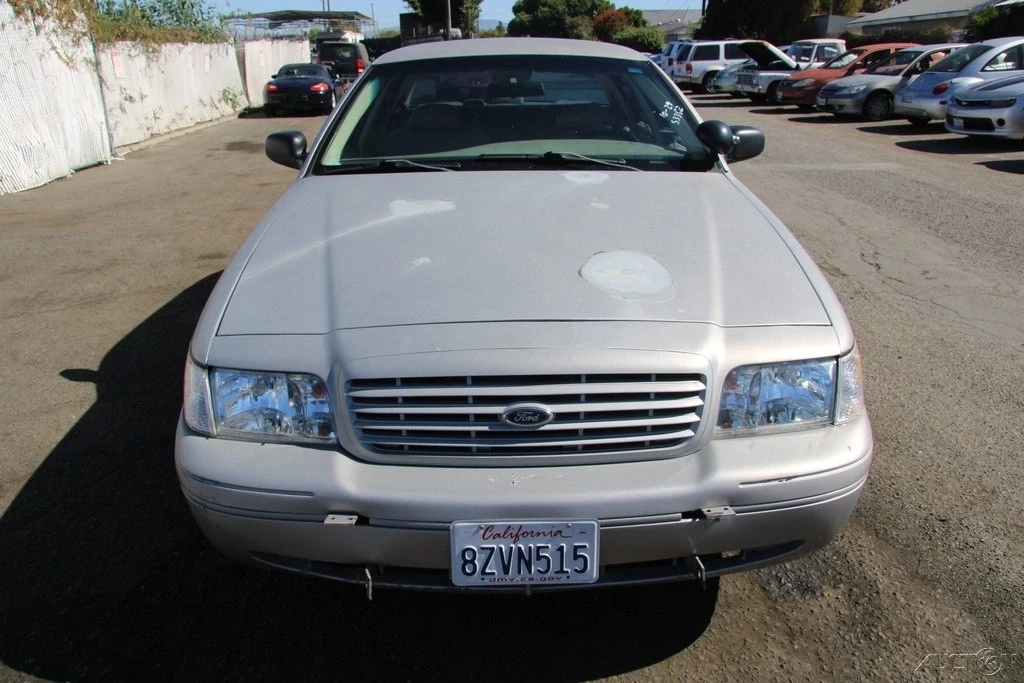 2004 Ford Crown Victoria - Image 10 of 21