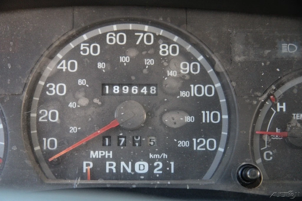 2004 Ford Crown Victoria - Image 15 of 21