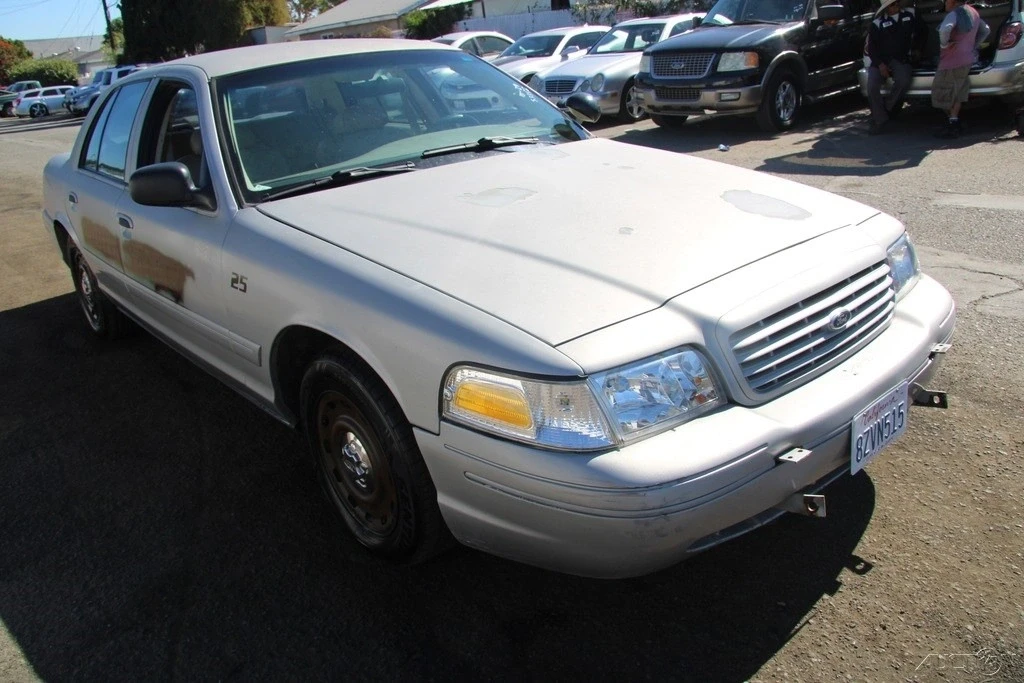 2004 Ford Crown Victoria - Image 9 of 21