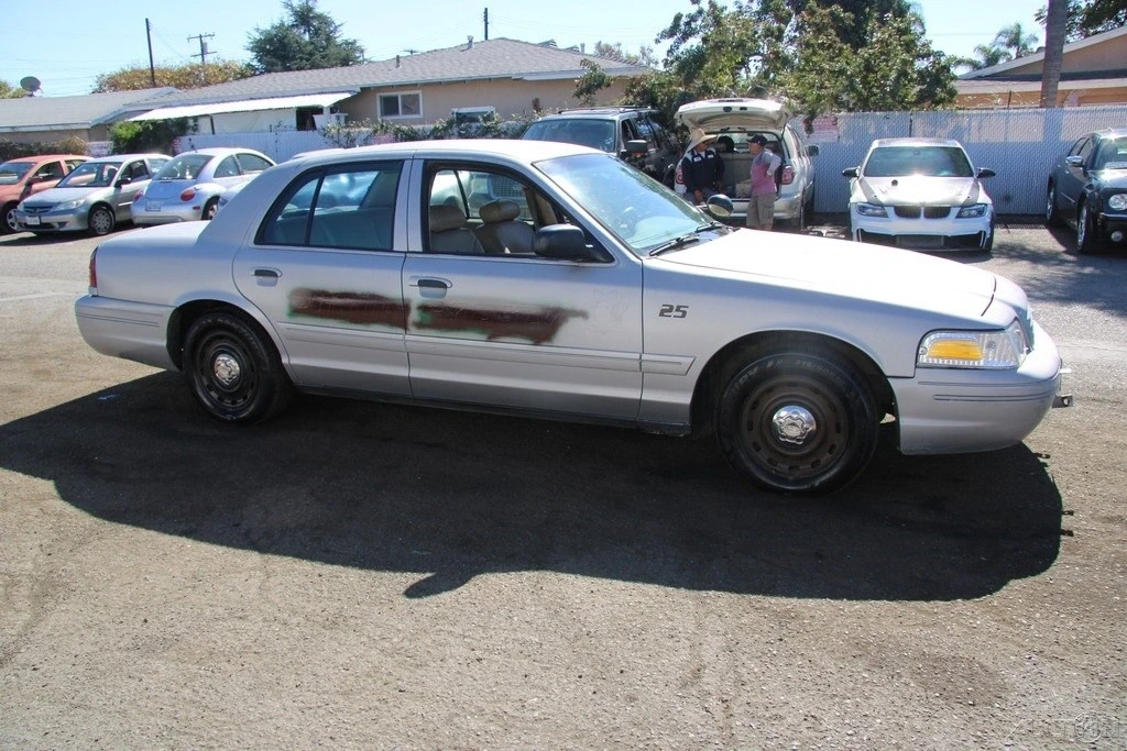 2004 Ford Crown Victoria - Image 8 of 21