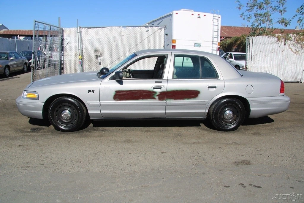 2004 Ford Crown Victoria - Image 4 of 21