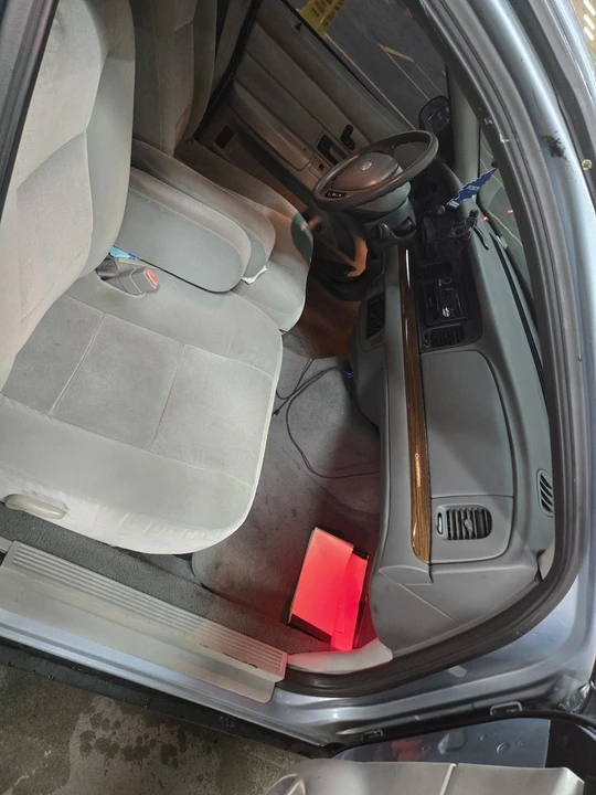 2004 Ford Crown Victoria - Image 17 of 20