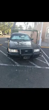 2004 Ford Crown Victoria LX Sedan 4D