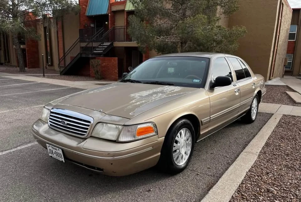 2004 Ford Crown Victoria - Image 3 of 8