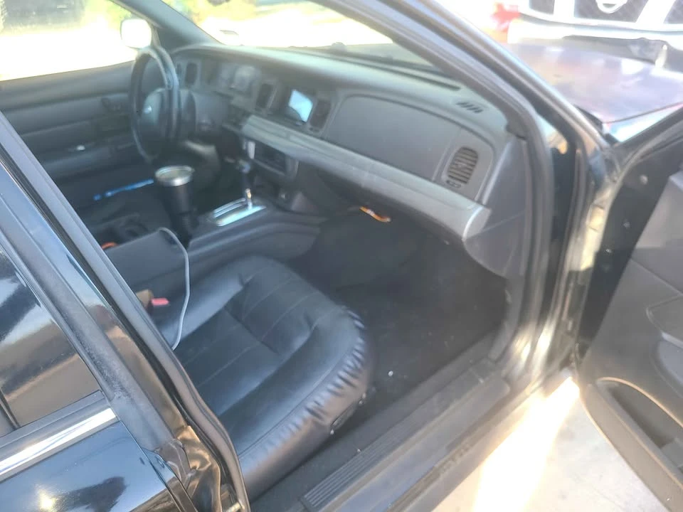 2004 Ford Crown Victoria - Image 4 of 7