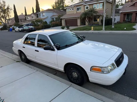2004 Ford Crown Victoria - Image 2 of 11