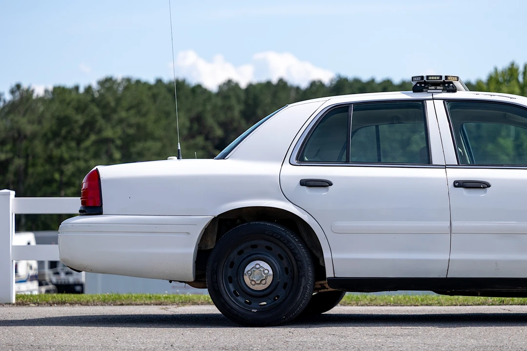 2004 Ford Crown Victoria - Image 21 of 31